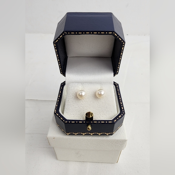 Lands' End Jewelry - ❤️ NIB LANDS END SMALL PEARL EARINGS ❤️